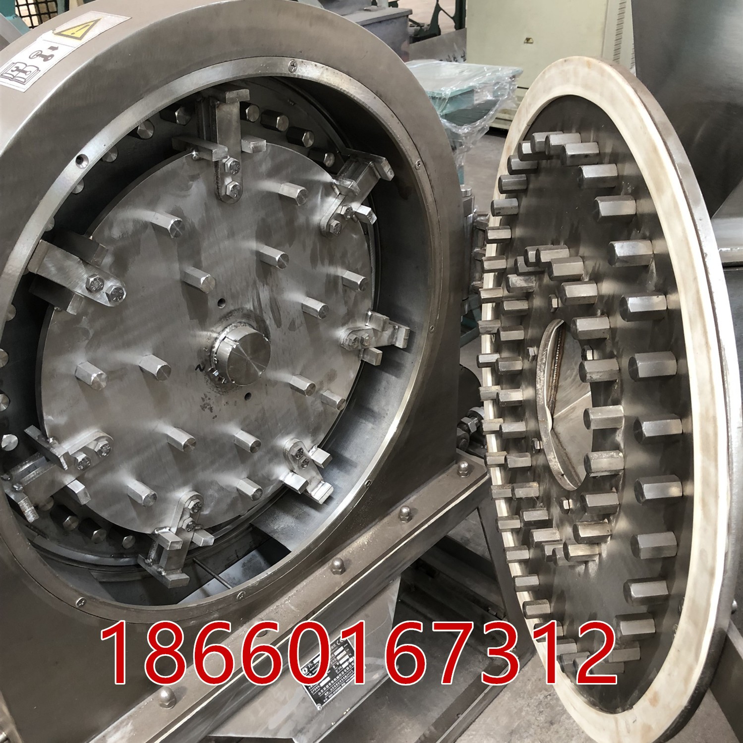 山東泡濕大米粉碎機(jī)視頻，高速雜糧磨粉機(jī)，大米磨粉機(jī)廠家MT