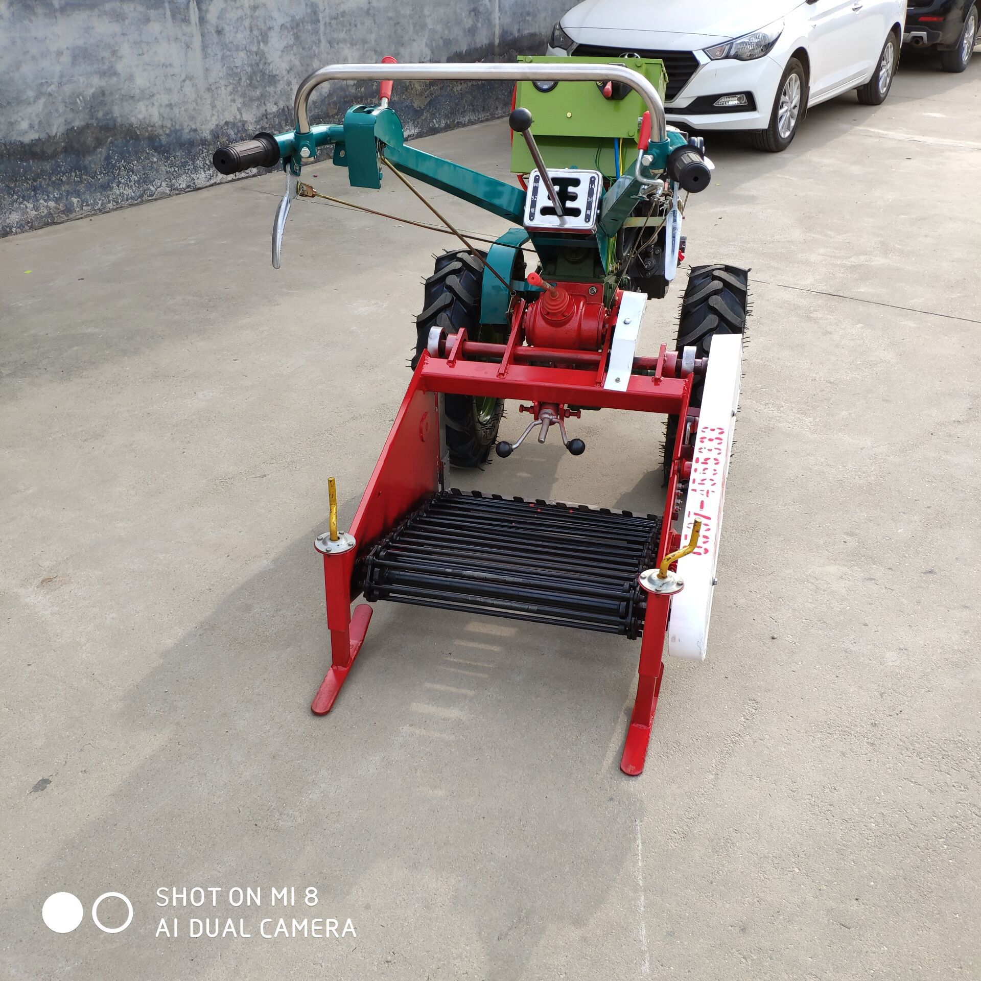 手扶車刨土豆機(jī)
