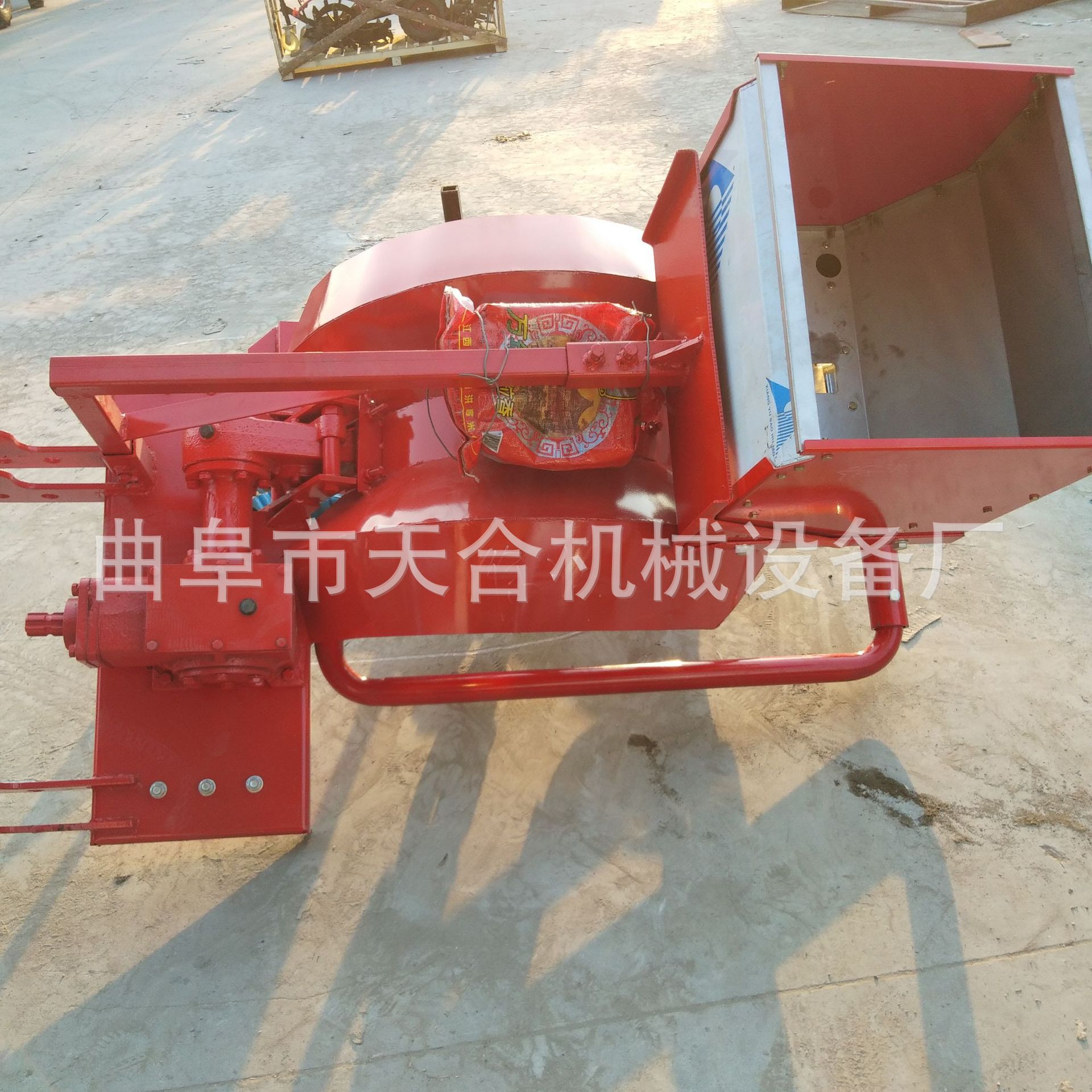 開溝施肥機1.jpg