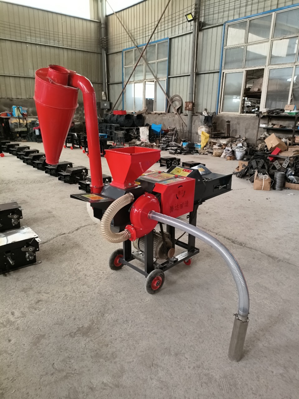 樹木電動小型飼料機(jī)械家用鍘草機(jī)多功能牧草質(zhì)保一年豬飼料書
