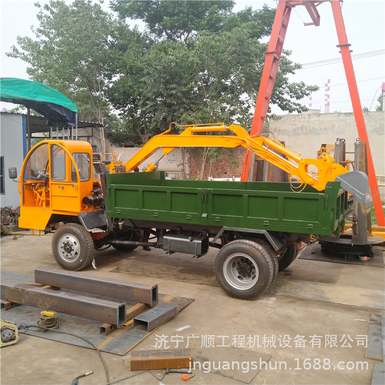 825大輪胎四驅(qū)隨車(chē)挖