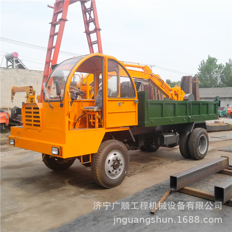 825大輪胎四驅(qū)隨車(chē)挖