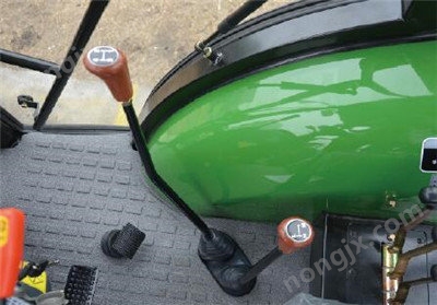 中聯(lián)耕王RK804輪式拖拉機